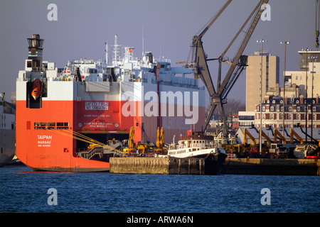 Wallenius Wilhelmsen Logistics Schiff Taipan bei Southampton Docks UK Stockfoto