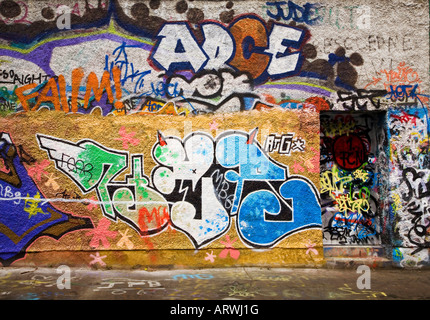 Graffiti an der Wand im Windmill Lane Dublin Irland. Stockfoto