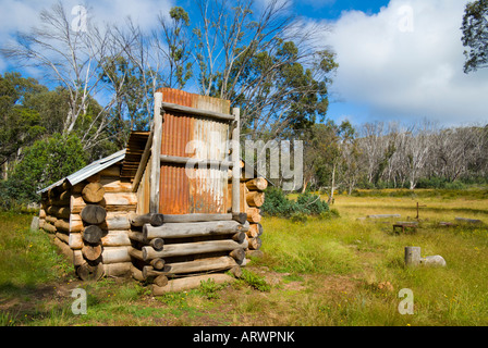 McNamara Hütte, historische Cattlemen es Hütte auf der viktorianischen High Plains, Australien Stockfoto