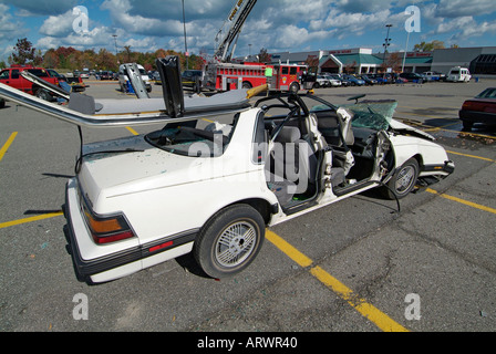 Auto Auto Auto-Unfall verursacht Bergung der Opfer mit dem Kiefer des Lebens Stockfoto
