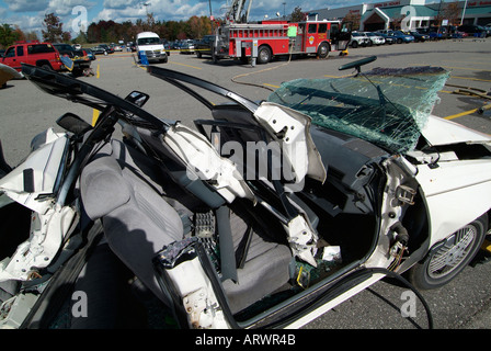 Auto Auto Auto-Unfall verursacht Bergung der Opfer mit dem Kiefer des Lebens Stockfoto