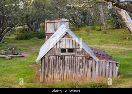 Bauten-Hütte, eine historische Cattlemen Hütte auf der viktorianischen High Plains, Australien Stockfoto