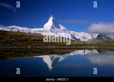 SWITZERLAND, Alps, ZERMATT area, MATTERHORN, Reflected in alpine tarn Stockfoto