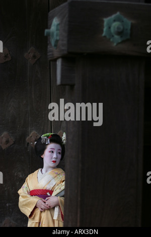 Umechika 22 Jahre alte Maiko aus Kamishichiken Bezirk Kyoto Japan 18 10 2005 Stockfoto