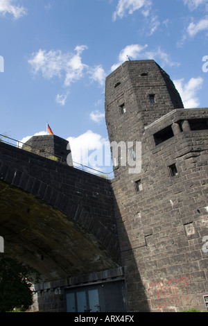 Türme der Brücke von Remagen Deutschland Rheinland-Pfalz Stockfoto