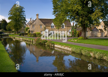 Lower Slaughter Village in den Cotswolds Gloucestershire UK Summer Stockfoto