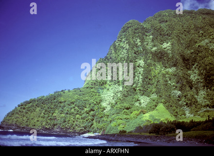 Abgelegenen Tal, Strand und Regenwald auf der North Shore Molokai. Stockfoto