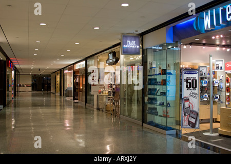 (Pfad) - Underground Shopping Complex - Toronto Dominion Centre - Toronto - Kanada Stockfoto