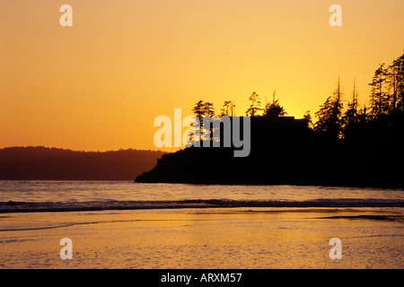 Sonnenuntergang am Strand in der Nähe von Tofino auf Vancouver Island British Columbia Kanada 2003 Stockfoto