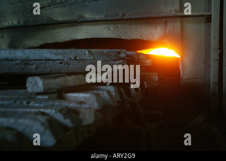 riskante Arbeit in Stahlwerke in Islamabad, Pakistan Stockfoto