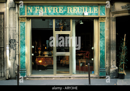 Paris Carré Rive Gauche das Kunstviertel voller Galerien und Kunsthandlungen und Museen Stockfoto