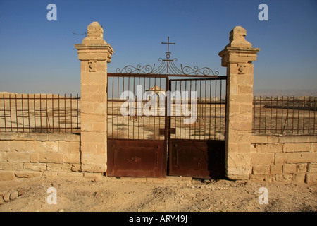 Jordan Valley einer verlassenen Kapelle in Qasr al Yahud vom Fluss Jordan Stockfoto