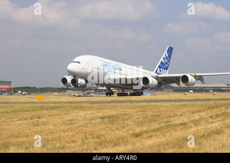 Airbus A380 in Farnborough 2006 aufsetzen Stockfoto