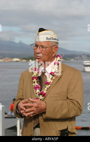 Veteranen des zweiten Weltkriegs und Pearl Harbor Überlebende erzählt seine Geschichte mit Journalisten am Jahrestag der japanischen Invasion, Dez. Stockfoto