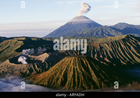 Semeru-Bromo Berg bei Sonnenaufgang Stockfoto
