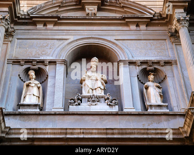 Kathedrale von Granada (Kathedrale der Verkündigung) mit seiner barocken Fassade. Stockfoto