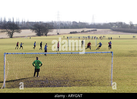 Sonntag-Liga Fußball bei Huber Lane, Leamington Spa, England, UK Stockfoto