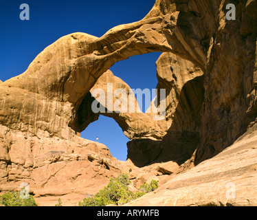 USA - UTAH: Double Arch im Arches National Park Stockfoto