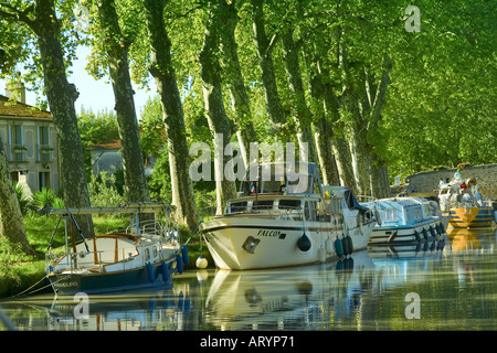 CANAL DU MIDI IN CAPESTANG-LANGUEDOC-FRANKREICH Stockfoto