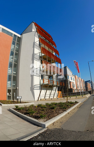 Innovative und umweltfreundliche Häuser gebaut in benachteiligten und laufen Down East Manchester Bereich Beswick Stockfoto