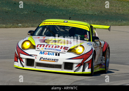 Petersen White Lightning Porsche 911 GT3 RSR auf der American Le Mans Mid-Ohio 2005 Patrick Long und Jörg Bergmeister angetrieben Stockfoto