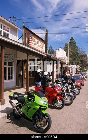 California Julian Main Street Store Fronten Motorräder Stockfoto
