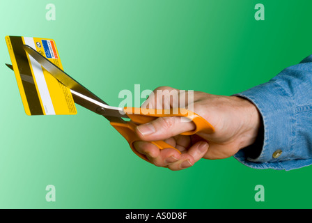 Kreditkarte zerschneiden Stockfoto