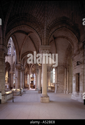 Saint-Denis, Kathedrale, Chorumgang Stockfoto