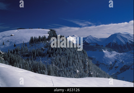 Alpen-Hütten im Winter auf Mt Rekorden Diemtig Tal Gletscherrücken Oberland Schweiz Stockfoto