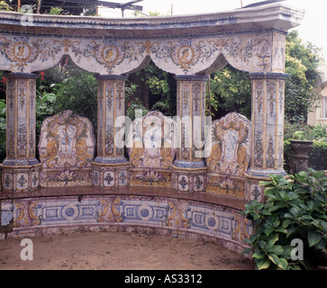 Lumiar Bei Lissabon, Barockgarten Quinta Dos Azulejos, Mitte des 18. Halbmonatsschrift, Gekachelte Sitzbank Stockfoto