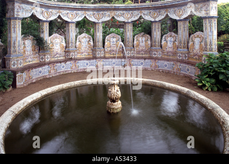 Lumiar Bei Lissabon, Barockgarten Quinta Dos Azulejos, Brunnen Und Bänke, Mitte des 18. Halbmonatsschrift Stockfoto