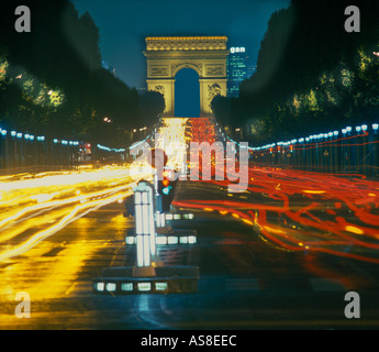 Arc de Triomphe nachts in Paris Frankreich Champs Elysees Stockfoto