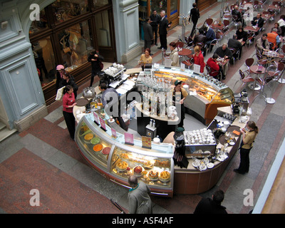 Fast Food-Kette in der Filiale GUM am Roten Platz Moskau Russland Russische Föderation Stockfoto