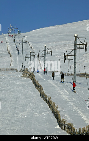 Die tow Glenshee Skipisten, Cairngorms National Park, Aberdeenshire und Perthshire, Schottland, Großbritannien, Europa Stockfoto