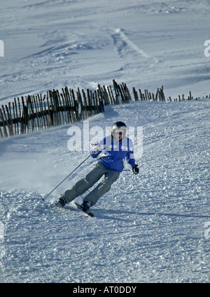 Skifahrer, Cairngorms National Park, Glenshee Skipisten, Aberdeenshire und Perthshire, Schottland, Großbritannien, Europa Stockfoto