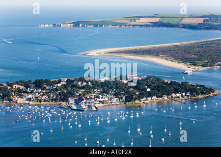 Sandbänke, das Maschendrahtgeflecht Shell Bay ferry. Studland Bay und Old Harry Rocks. Eingang zum Hafen von Poole. Dorset. VEREINIGTES KÖNIGREICH. Stockfoto