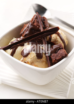 Eis und brownies Stockfoto