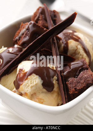 Eis und brownies Stockfoto
