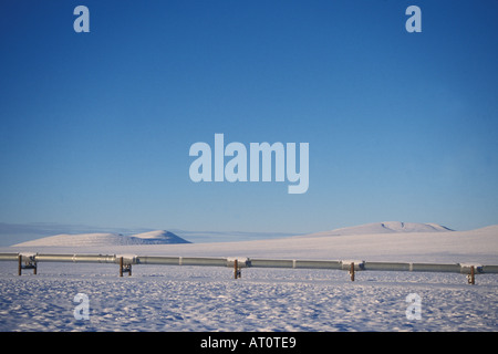 Alaska-Pipeline in der verschneiten Tundra der Nordhang des der Brooks Range zentrale Arktis Alaskas Stockfoto