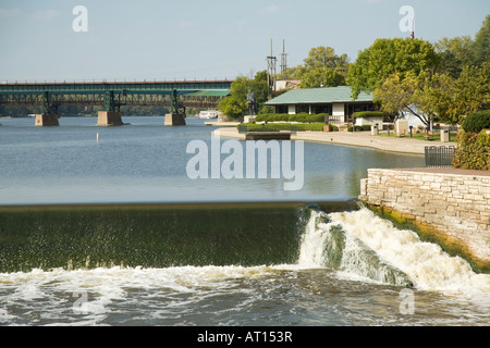 ILLINOIS Saint Charles Damm am Fox River mit Fischtreppe Laich-und Migration Fisch Stockfoto