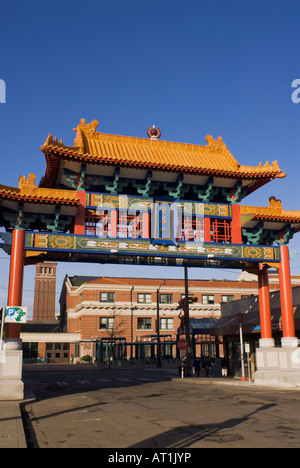 Chinesische Tor am Eingang zum Seattle Chinatown Seattle Washington State USA Stockfoto