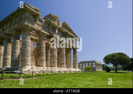 Europa, Italien, Kampanien, Paestum. Website der antiken griechischen Ruinen, Tempio di Nettuno Mitte 5. Jh. v. Chr. dorischen Tempel Stockfoto