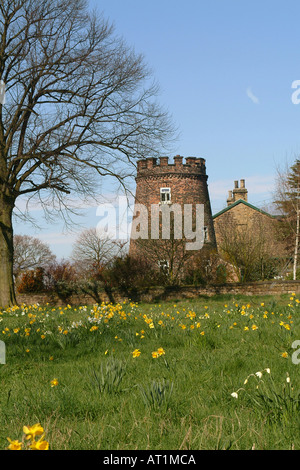 Die malerischen Haus vielleicht eine Torheit vielleicht einer stillgelegten Windmühle in Wentworth Rotherham South Yorkshire Stockfoto