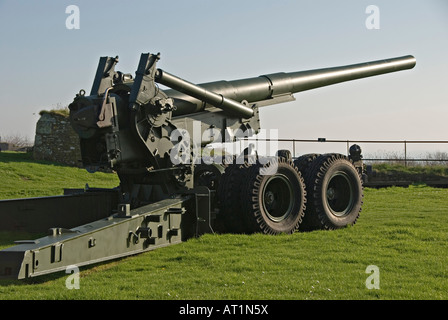 Falmouth, Cornwall, UK. Weltkrieg howitzer Gun in Pendennis Castle Stockfoto