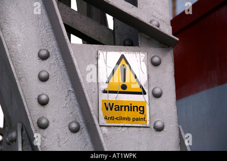 Anti-Aufstieg Farbe Kran Bristol Hafen Stockfoto