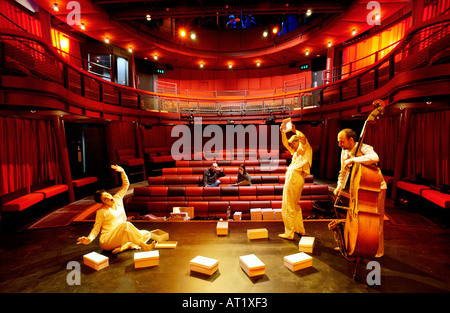 Proben für eine Produktion bei ei Theater Bath England UK Stockfoto