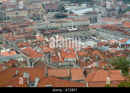 Dächer der Baixa und Praça da Figueira Lissabon vom Castelo de Sao Jorge Stockfoto