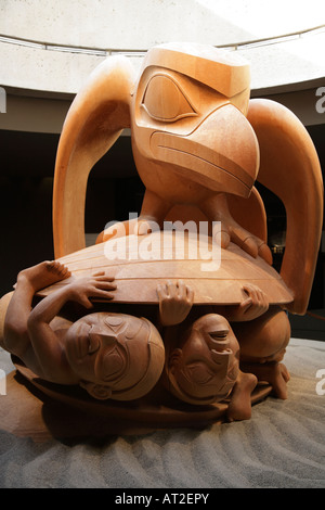 Haida-Künstler Bill Reid s der Rabe und die ersten Menschen carving Museum der Anthropologie University of British Columbia Vancouver BC Stockfoto