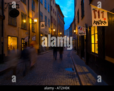 Die shopping Straße Stadtgebiet im Stadtteil Stockholms Gamla Stan (Altstadt). Stockfoto