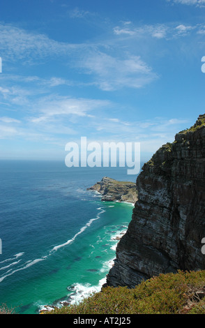 Blick über Meer am Cape Point im Naturschutzgebiet Kap der guten Hoffnung in Südafrika Stockfoto